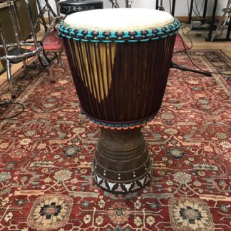 DJEMBE DU BURKINA FASO BOIS DE BALAFON PEAU DE CHEVRE