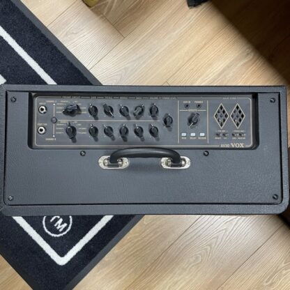 OCCASION VOX AV30 AMPLI A MODELISATION 30W 1x10'' – Image 2