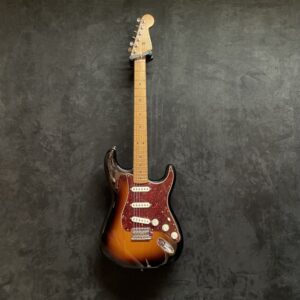 OCCASION FENDER STRATOCASTER MEX ROADHOUSE 2013 ETUI