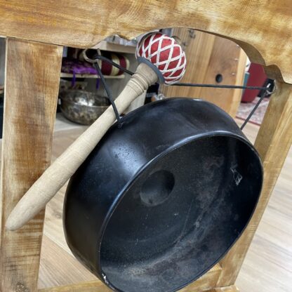 OCCASION GONG NEPAL 30CM SUR STRUCTURE BOIS ET MAILLOCHE – Image 4