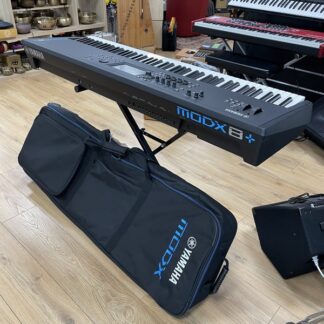 OCCASION YAMAHA MODX8+ AVEC HOUSSE