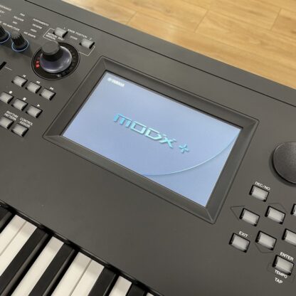 OCCASION YAMAHA MODX8+ AVEC HOUSSE – Image 3