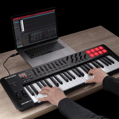 M-AUDIO CLAVIER MAITRE OXYGEN USB MIDI 49 TOUCHES 8 PADS – Image 3