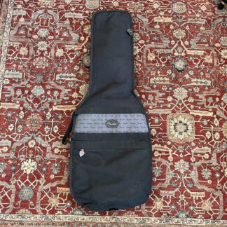 OCCASION FENDER ELECTRIQUE HOUSSE ETAT MOYEN