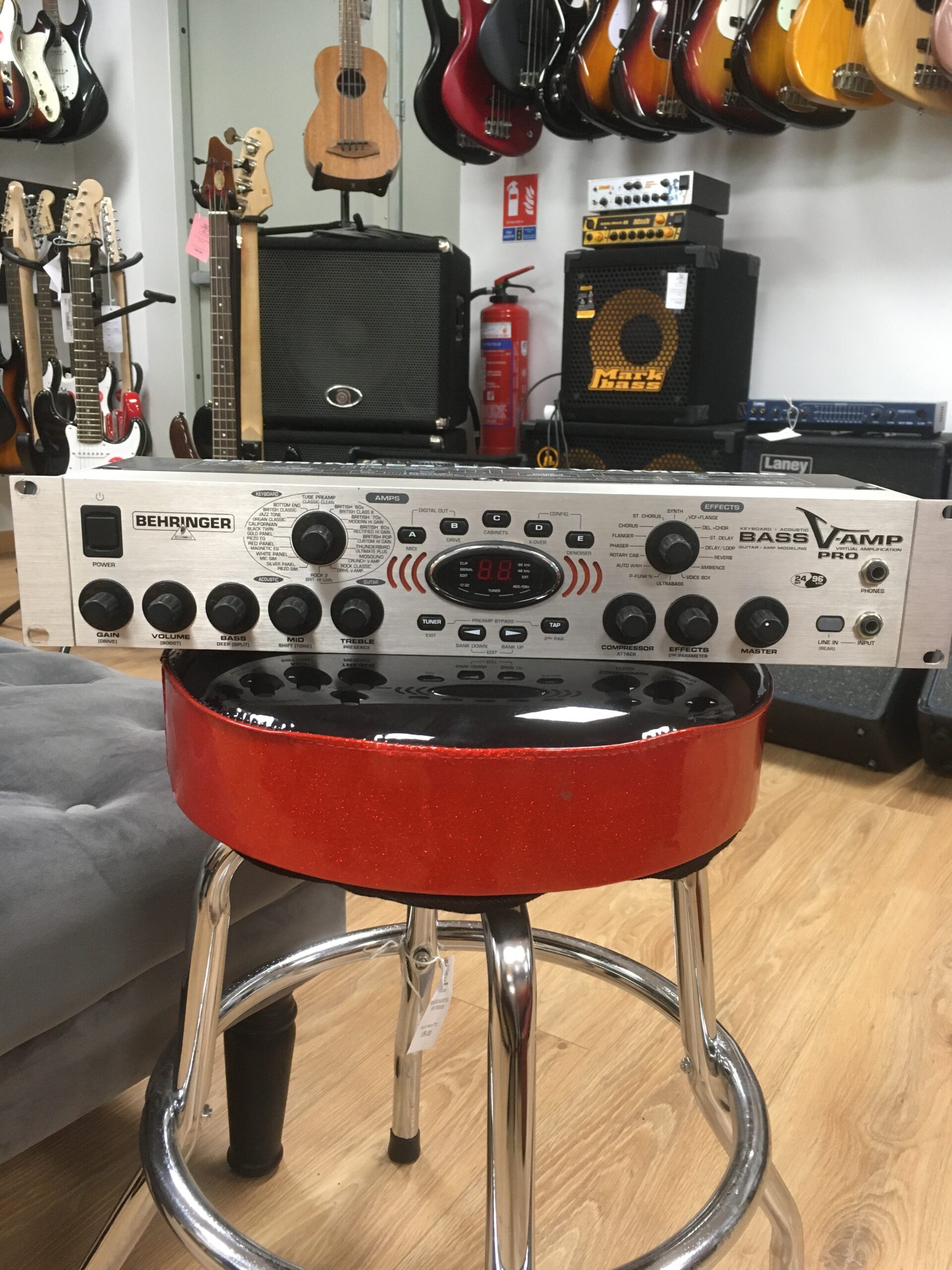 OCCASION BEHRINGER BASS V-AMP PRO RACK