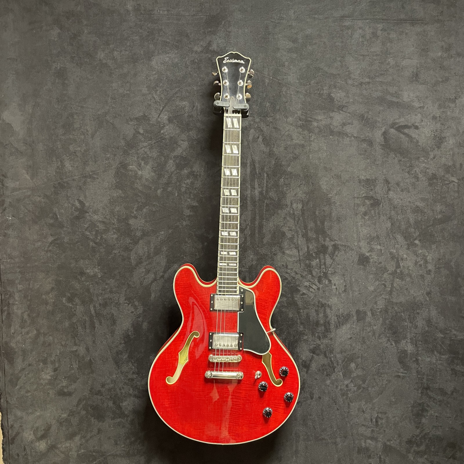 OCCASION EASTMAN T486 RED AVEC ETUI